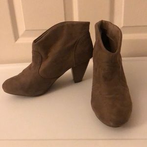 Charloette Russe tan ankle boot booties